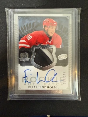 2013-14 Upper Deck The Cup - Rookie Auto Patch Elias Lindholm #178 /249  - Image 1 of 4