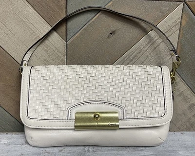 Bolso de mano convertible de cuero blanco tejido Coach Kristin Wristlet Foto 1 de 4