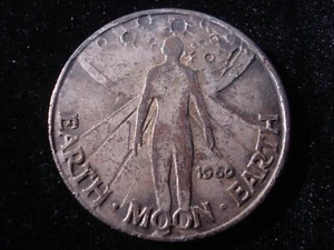EARTH MOON EARTH 1969 100 GOLD Moon Landing Token (SA02) - Picture 1 of 2