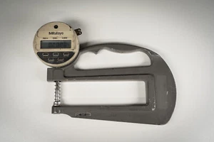 Mitutoyo 547-320 Thickness Gauge IDC-1012EB Dial Indicator - Picture 1 of 4