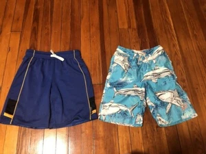 Lot of 2 - GAP Kids Boys Shorts Size L (10): 1 pcs - Blue, 1 pcs - Light Blue - Picture 1 of 4