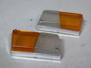COPPIA PLASTICHE FANALINI FRECCE ANTERIORI RENAULT 6 - R6 - DAL 68 AL 74 - NUOVE - Imagen 1 de 1