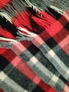 RED / BLACK Woollen Travel Rug...130 CMS X 176CMS - Picture 1 of 7