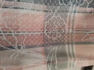 6 mehrfarbige Jacquard Blumen weiß bestickt Servietten 17 1/2" x 18" Vintage  - Bild 1 von 4