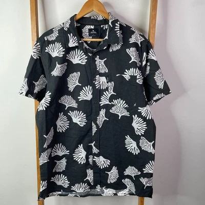 Rip Curl Button Up Shirt Mens Large Black Patterned Short Sleeve Pocket Casual - Image 1 of 4