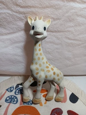 SOPHIE THE GIRAFFE RUBBER TEETHING SQUEAKY TOY FOR BABY!!! - Image 1 of 4