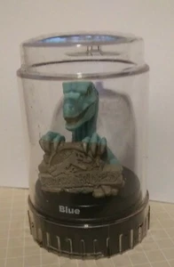 Bueno 2 Grow Podz - Jurassic World Azul Dinosaurio Bebida Topper Apilable Adorno - Imagen 1 de 5