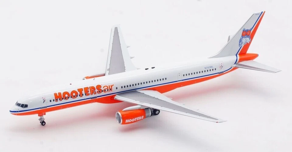 Hooters Air / Boeing B757-200 / N750WL / B-752-H1 / 1:200 - Image 1 of 4