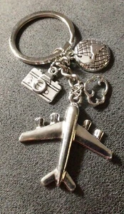 Klassischer 3D Jet Flugzeug Flugzeug Schlüsselanhänger mit 3 Charms befestigt Schlüsselanhänger Schlüsselring - Bild 1 von 5