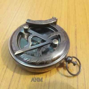 Antike Messing Sonnenuhr Kompass Druckknopf Kompass funktionstüchtig Designer für Geschenke NEU - Bild 1 von 5