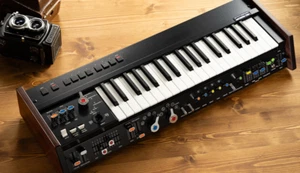 Korg miniKORG 700Sm Analog Synthesizer 37Key Analog Sound - Picture 1 of 14