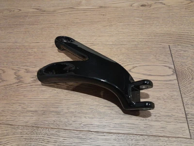 Harley-Davidson M8 Softail Breakout système de repos droit Peg mount bracket ... - Photo 1/4