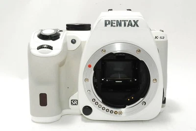 PENTAX K-S2 Gehäuse weiß Pentax digitale Spiegelreflexkamera funktioniert - Bild 1 von 4