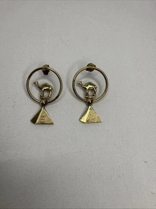 Vintage Gold Tone Camel Pyramid Earrings Egyptian Theme Swinging Movement 1 1/8” - Picture 1 of 4