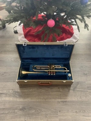 Yamaha YTR-232 Trumpet w/ Case & One Mouthpiece Japan - Image 1 of 4