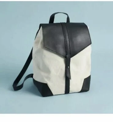 Mochila Deux Lux Demi PETA Vegana Blanco y Negro con Correas Ajustables Nueva con Etiquetas Foto 1 de 4