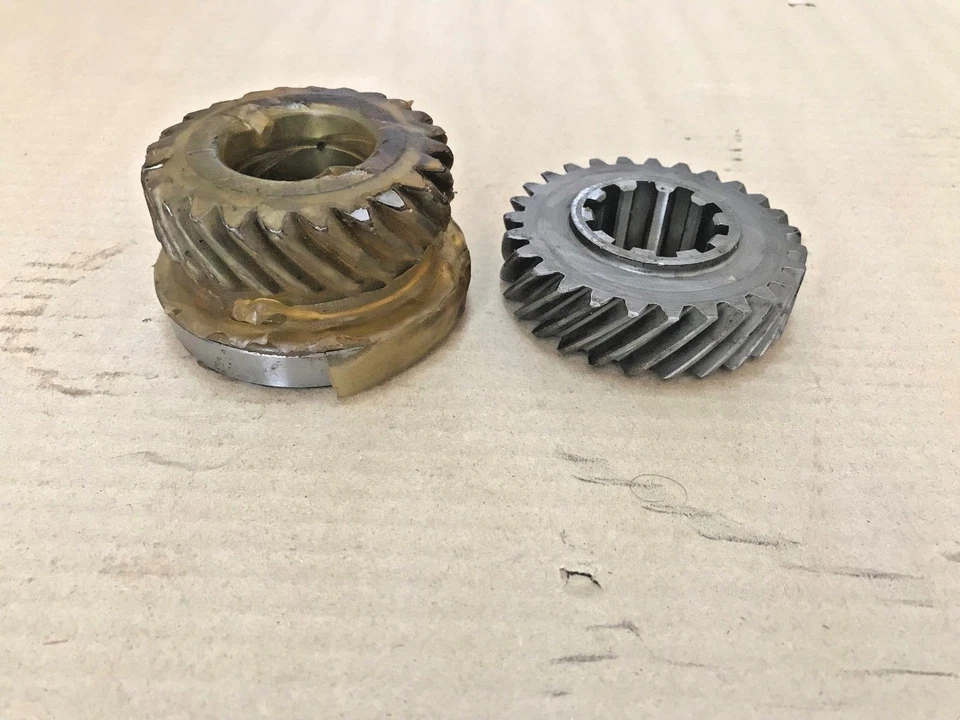 Juego de 3ª marcha Land Rover Serie 2 NOS - eje principal y eje de fijación 245767 Foto 1 de 1