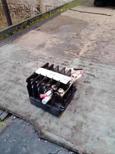 IDEC BN10W Terminal Block - Picture 1 of 6