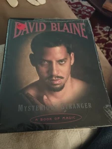 David Blaine Out of Print MYSTERIOUS STRANGER Book of Magic Sealed in Plastic - Picture 1 of 2