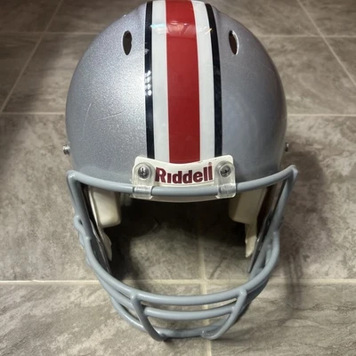 Casco de fútbol americano réplica tamaño completo Ohio State Buckeyes NCAA Riddell Revolution Foto 1 de 4