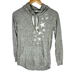 Top Ultra Flirt Estrellas Juniors Gráfico Cuello Embudo Color Gris Talla X-Pequeña - Imagen 1 de 6