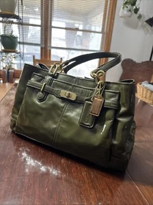 Authentic COACH Chelsea Patent Leather Green Oliva Purse - Picture 1 of 8