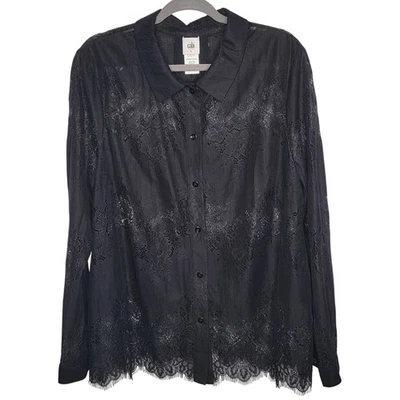 Camisa Cabi St. Regis para mujer talla grande de encaje negra transparente con botones caprichoso Foto 1 de 4