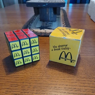 Rompecabezas McDonalds RUBIKS CUBE de los años 80 2,25"" x 2,25"" envío gratuito Foto 1 de 4