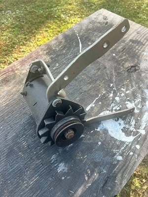 Ford Galaxie & Mercury 390 352 1962 1963 1964 generador sin probar con soportes Foto 1 de 4