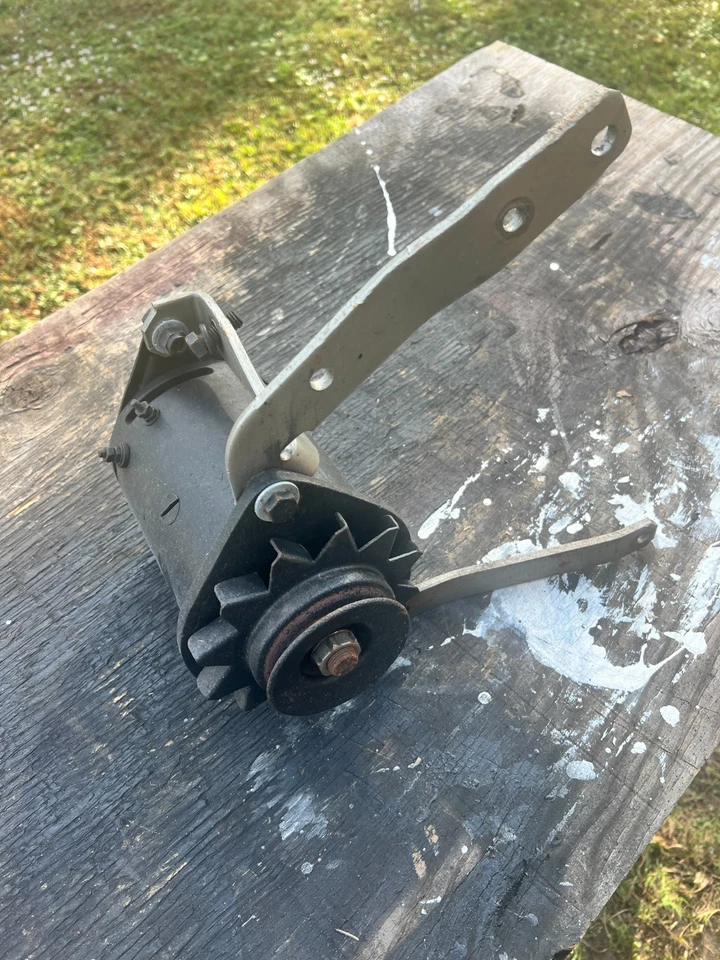 Ford Galaxie & Mercury 390 352 1962 1963 1964 generador sin probar con soportes Foto 1 de 4