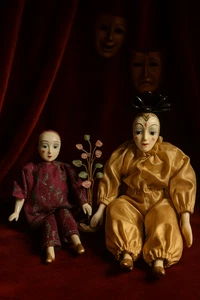 Juego de muñecas de porcelana Adlys Pierrot & Harlequin firmadas con árbol de piedras preciosas - De colección - Imagen 1 de 9