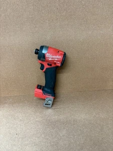 Destornillador de impacto Milwaukee 2953-20 1/4" - Imagen 1 de 4