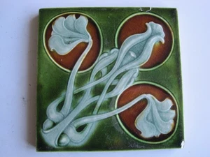 ANTIQUE RELIEF MOULDED & MAJOLICA GLAZED ART NOUVEAU TILE - H. RICHARDS - c1903 - Picture 1 of 4