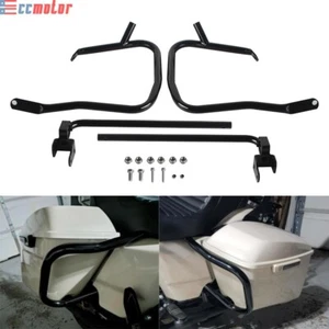 For '23-'24 Harley CVO Street Road Glide FLTRXSE FLHXSE Saddlebag Bracket Guard - Foto 1 di 7