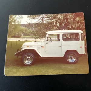 Vintage Snapshot Photo 1970s Toyota Land Cruiser - Picture 1 of 2
