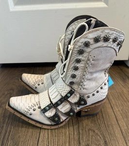 Lane Showdown Ceramic Crackle Women's Studded Western Ankle Boots - Cream Sz 7.5 - Picture 1 of 9