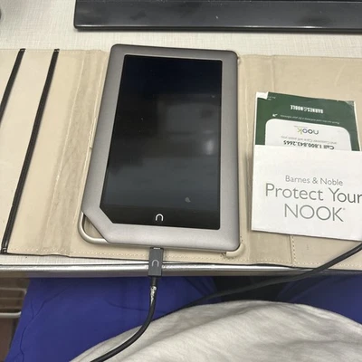 Barnes & Noble Nook Model No. BNTV250A Tablet 8GB, Wi-Fi, 7in Silver 24 - Image 1 of 3