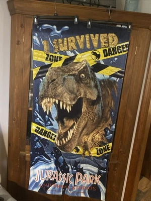 Toalha de praia vintage Jurassic Park Universal Studios dinossauro Raptor T-Rex, 54X27 - Imagem 1 de 4