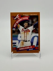 2023 Topps TBT Throwback Thursday Ronald Acuña Jr. #143 SP variación de imagen - Imagen 1 de 2