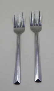 Reed And Barton Rebacraft Dessert Forks Crest Pattern Stainless Korea Set of 2 - Picture 1 of 5