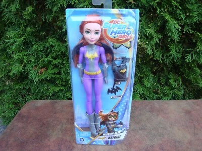 Figura de acción DC Super Hero Girls Batgirl con Mission Gear de Mattel DVG24 (2016) Foto 1 de 4