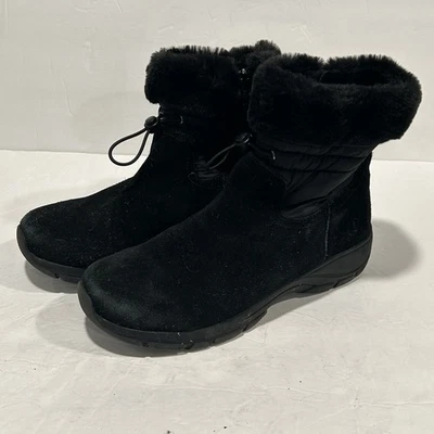 Lands' End Woman’s Expedition slip-on insulated waterproof winter boots Size 9D - Image 1 of 4