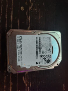Fujitsu Limitied Serial Attached 2.5" SCSI Drive 36GB MAY2036RC P/N CA06881-B16 - Afbeelding 1 van 3