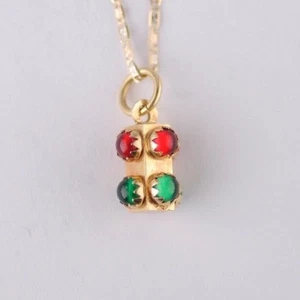 18k Solid Yellow Gold Pendant Red with Carnelian  Green Chalcedony TRAFFIC LIGHT - Picture 1 of 3
