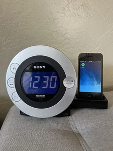 TESTED Sony Dream Machine ICF-CD3iP -Clock Radio, CD Player, iPod Dock - Picture 1 of 16