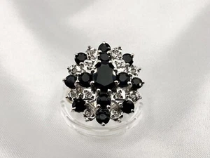 9ct Gold Diamond And Sapphire Cluster Ring Size P 4.84gm - Picture 1 of 22
