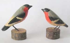 Pair of antique Folk Art wood carved birds 1920's Pennsylvania Decoy - Picture 1 of 8