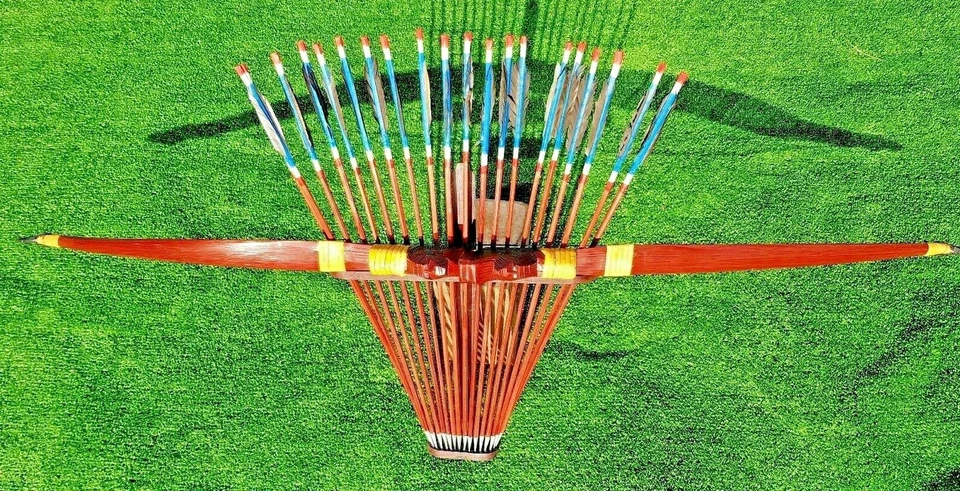 JUEGO TRADICIONAL DE TIRO CON ARCO RECURVO (COMPLETO CON 20 FLECHAS Y SOPORTE) - Imagen 1 de 4