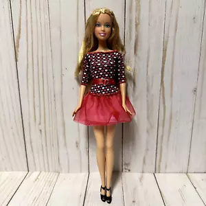 Barbie XO bambola San Valentino in vestito cuore top gonna rossa tacchi neri 2007 - Foto 1 di 11