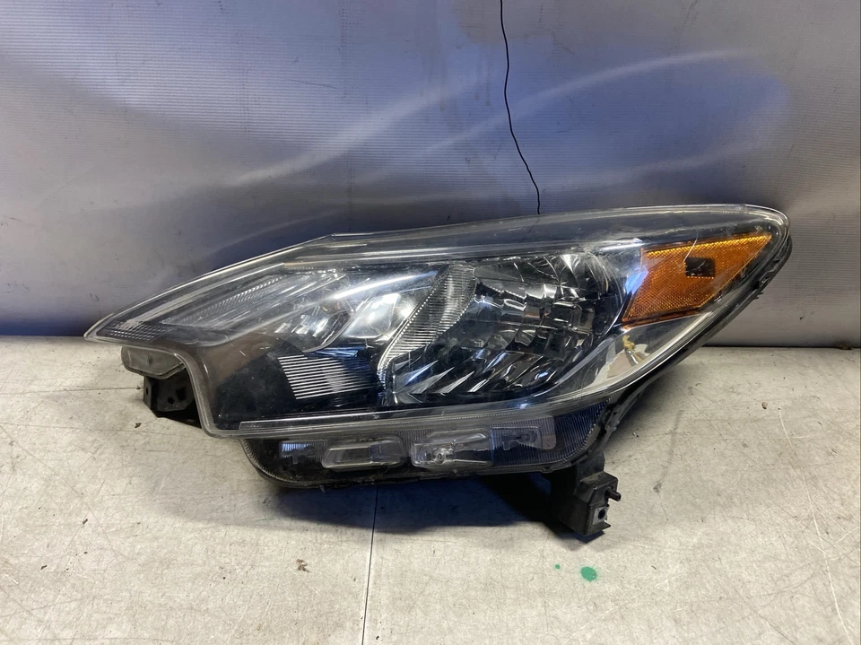 Faro halógeno izquierdo Nissan Versa Note 2017 2018 2019 OEM Foto 1 de 4